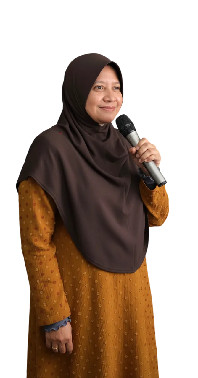 Penceramah wanita Raudhatus Sakinah memegang mikrofon
